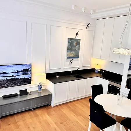 Mondrian & Royal Route Old Town