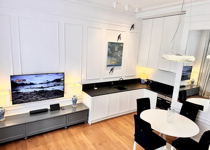 Mondrian & Royal Route Old Town