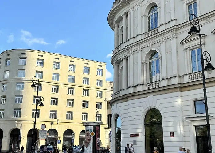 Mondrian & Royal Route Old Town Apartment *