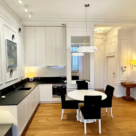 Mondrian & Royal Route Old Town Warschau