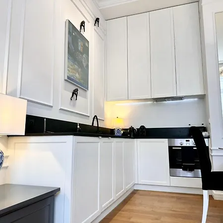 Mondrian & Royal Route Old Town * Varšava